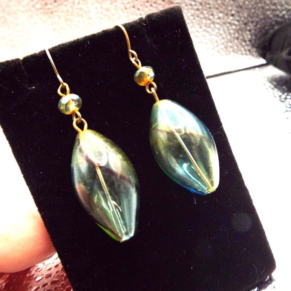 ARTIST OFFERING MOUTHBLOWN GREEN ART GLASS "ZEPPELIN" DROP PIERCED EARRINGS 62 - Picture 1 of 2